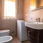Apartment Bergonzoni Modern By Wonderful Italy