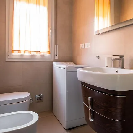 Apartment Bergonzoni Modern By Wonderful Italy